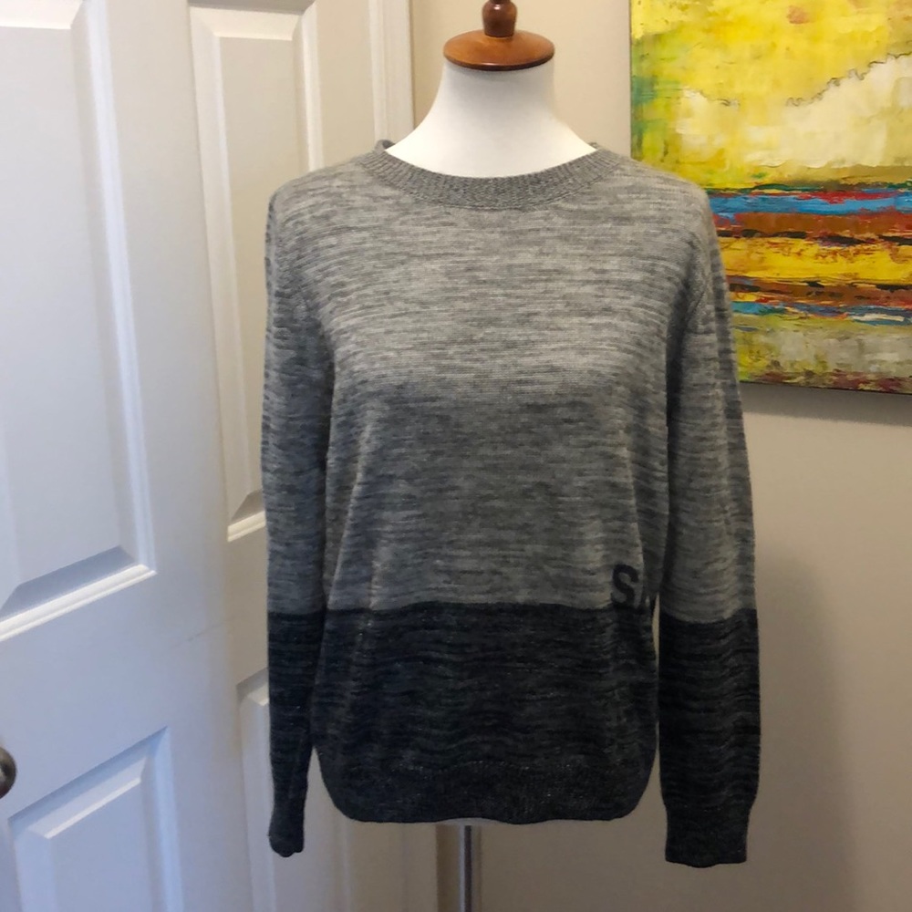 SI-IAE sweater